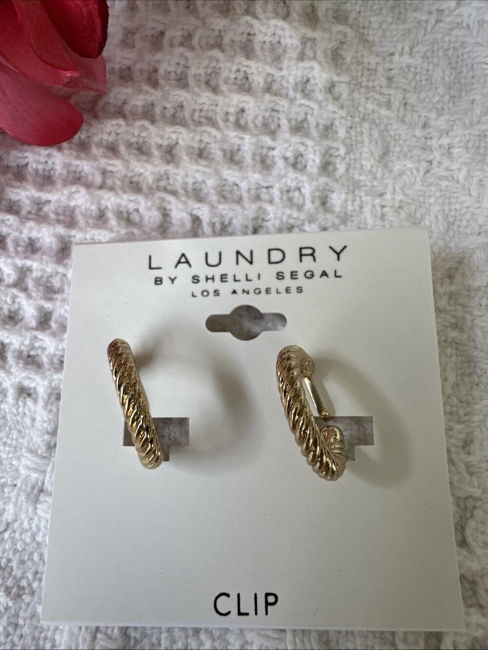 Laundry Shelli Segal Twisted Goldtone Hoop Earrings Classic 3/4" CLIP ON NEW